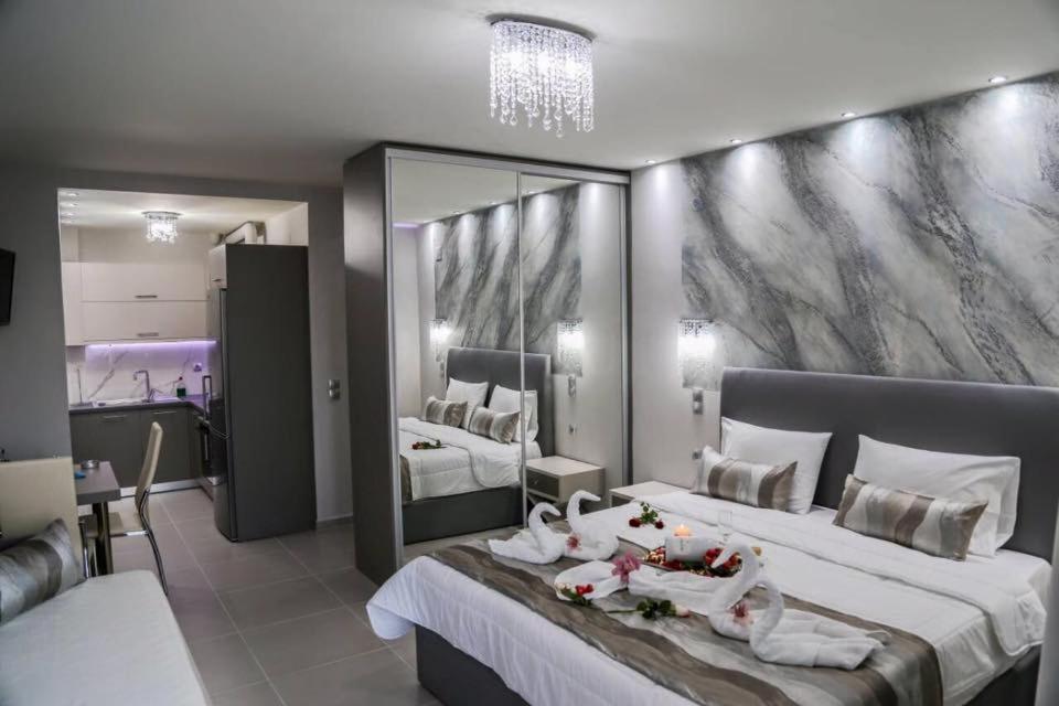 Peristeres Appartments โรดาคิโน ภายนอก รูปภาพ